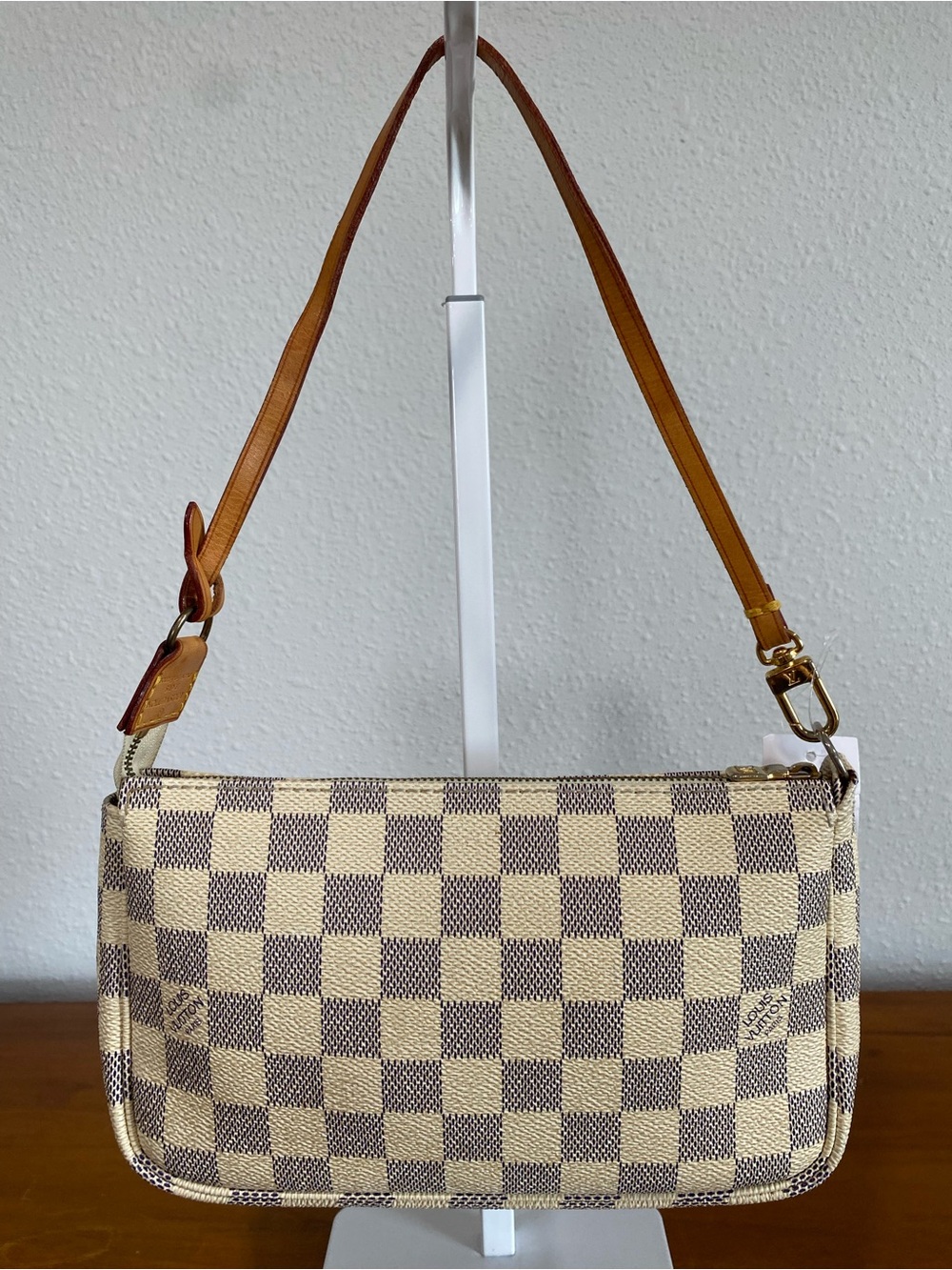 Canvas Checker Shoulder Bag in Cream and Brown 💐Authenticity Not Guaranteed💐